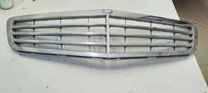 Mercedes-Benz C W204 Maskownica / Grill / Atrapa górna chłodnicy A2048800083