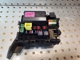 Mitsubishi Grandis Module de fusibles MR587816