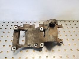 Toyota Land Cruiser (J120) Soporte del alternador 