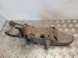 Nissan Primera Support de générateur / alternateur 8200183234