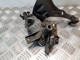 Volvo S70  V70  V70 XC Support de montage de filtre à carburant 074127445A