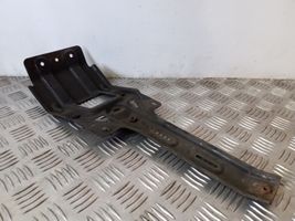 Opel Antara Staffa del pannello di supporto del radiatore 