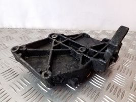 Audi A4 S4 B5 8D Staffa di montaggio del compressore dell’A/C 028260885A