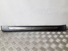 BMW 7 E65 E66 Priekinio slenksčio apdaila (vidinė) 7051871