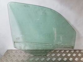 Dodge Nitro priekšējo durvju stikls (četrdurvju mašīnai) 