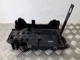 Opel Mokka Boîte de batterie 95418182