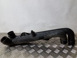 Volkswagen Golf III Tube d'admission de tuyau de refroidisseur intermédiaire 1H0145840F