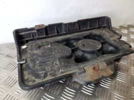 Volkswagen Golf III Battery tray 1J0915333