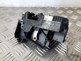 Opel Vivaro Loading door lock 8200282323