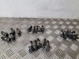 Opel Vivaro Nuts/bolts 