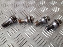 Volvo XC60 Nuts/bolts 