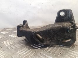 Audi 80 90 S2 B4 Supporto di montaggio della pompa del servosterzo 028145531E