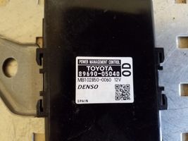 Toyota Avensis T270 Unidad de control/módulo ECU del motor 8969005040