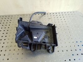 Volkswagen Polo IV 9N3 Boîte de batterie 6Q0915331D