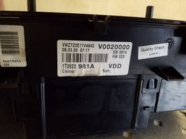 Volkswagen Touran I Спидометр (приборный щиток) 1T0920961A