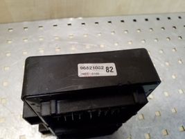 Chevrolet Captiva Fuse box set 96821082