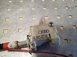 Audi A8 S8 D3 4E Verrouillage du bouchon du réservoir de carburant 4E0862150
