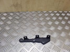 Audi A2 Supporto di montaggio del parafango 8Z0853883