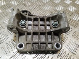 Audi A8 S8 D3 4E Support de générateur / alternateur 059903143K