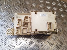 Toyota Avensis Verso Module de fusibles 8922144030