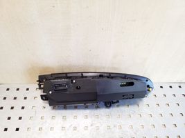 Mazda 3 II Monitori/näyttö/pieni näyttö BCD3611J0E