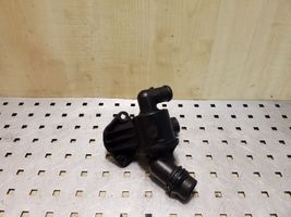 Audi A6 S6 C6 4F Boîtier de thermostat / thermostat 03L121111AD