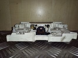 Mitsubishi Space Wagon Oro kondicionieriaus/ klimato/ pečiuko valdymo blokas (salone) MR398658