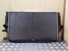 Toyota Avensis T270 Radiador del refrigerante M135676D