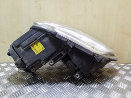 Volkswagen Touran I Lampa przednia 0301205601