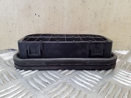 Volkswagen Sharan Quarter panel pressure vent 4A0819181