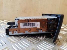 Renault Scenic I Radio/CD/DVD/GPS head unit 8200152346