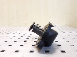 Volkswagen Touareg I Boîtier de thermostat / thermostat 070121114