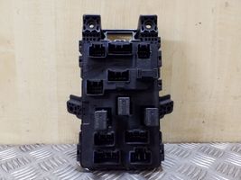 Toyota Avensis T220 Fuse module 8273005020