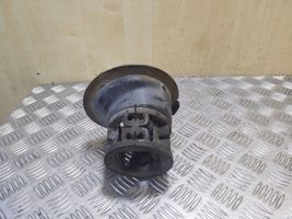 Renault Scenic I Staffa di rinforzo per l’ammortizzatore anteriore 7704000661