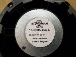 Volkswagen Scirocco Garsiakalbis (-iai) galinėje palangėje 1K8035454A