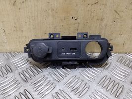 KIA Sportage Câble adaptateur AUX 961103W500