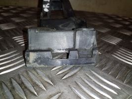 Seat Exeo (3R) Etupuskurin kannake 8E0853921D