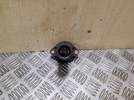 Volkswagen Golf IV Boîtier de thermostat / thermostat 038121121