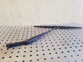 Opel Frontera B Front wiper blade arm 4024J3