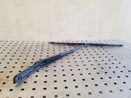 Opel Frontera B Front wiper blade arm 4024J3