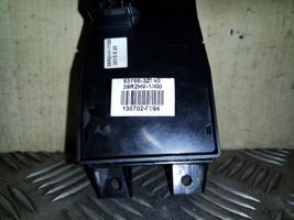 Hyundai i40 Przycisk / Włącznik hamulca ręcznego 937663Z540