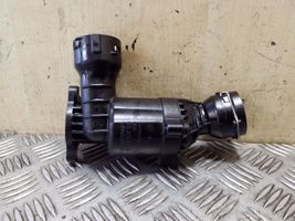 Volkswagen PASSAT B8 Termostaatin kotelo 04L121111H