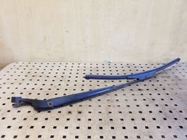 Land Rover Discovery 3 - LR3 Front wiper blade arm DKB500060