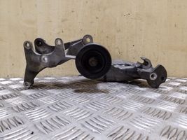 KIA Sorento Soporte del alternador 