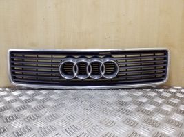 Audi 100 S4 C4 Grotelės viršutinės 4A0853651