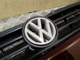 Volkswagen Transporter - Caravelle T4 Maskownica / Grill / Atrapa górna chłodnicy 701853653F