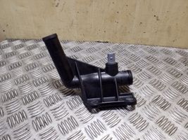 Volkswagen Crafter Tuyau de liquide de refroidissement moteur 076121085A