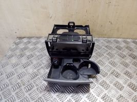 Volkswagen Crafter Portavasos delantero 9068100028