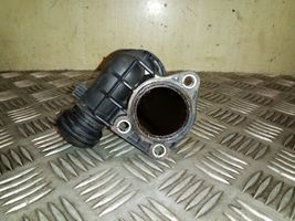 Volkswagen PASSAT B8 Termostaatin kotelo 04L121111