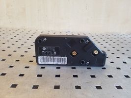 Volkswagen Eos Aerial antenna amplifier 1Q0035577